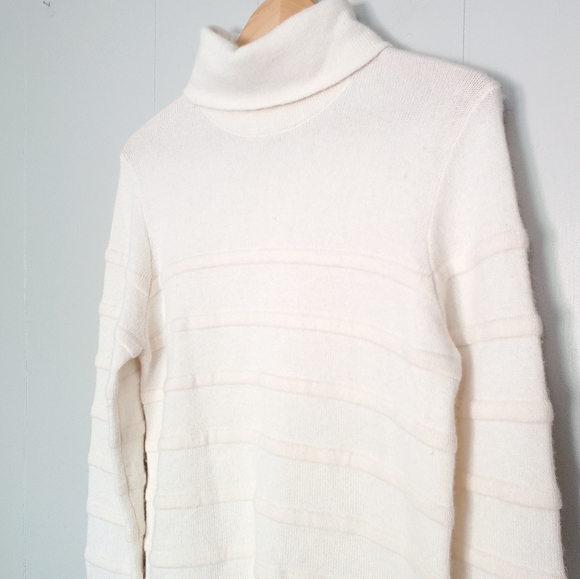 Lacoste Turtleneck Sweater - Picture 3 of 7